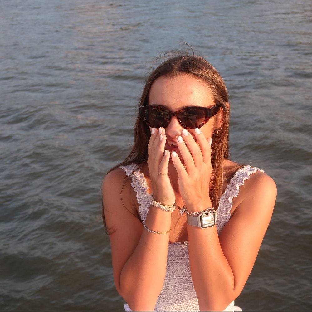 Meet your Posher, Ona